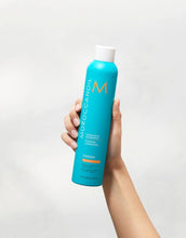 Cargar imagen en el visor de la galería, MORACCANOIL LUMINOUS HAIR SPRAY M 330 ML
